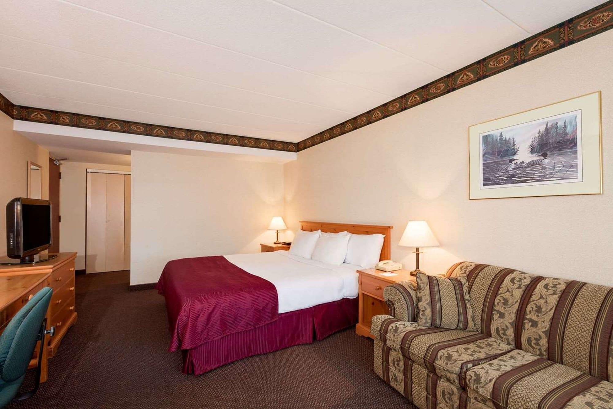 Ramada By Wyndham Pinewood Park Resort North Bay Kültér fotó