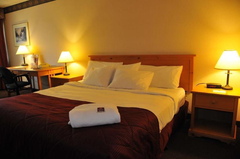 Ramada By Wyndham Pinewood Park Resort North Bay Kültér fotó