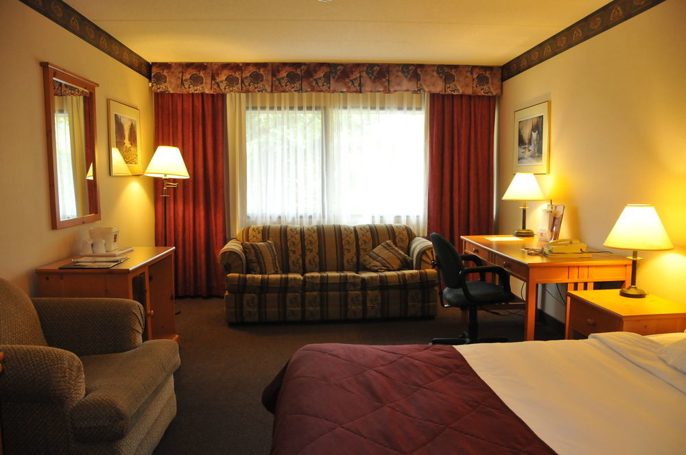 Ramada By Wyndham Pinewood Park Resort North Bay Kültér fotó